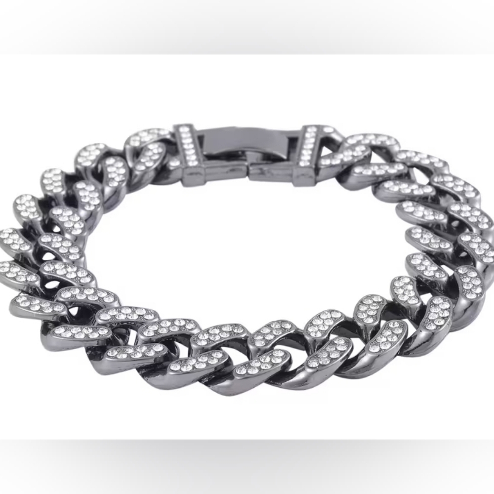 Sale NWT White Austrian Crystal Bracelet in Blacktone (7.25 In)